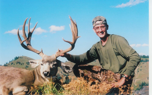 Aarons WY Buck 2005 1.jpg