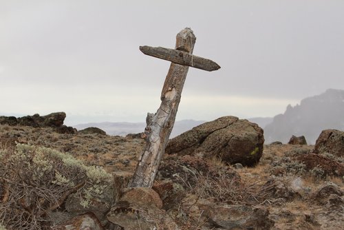 Cross in Jarbidge Nov 2012 mule deer hunt.jpg Cross in Jarbidge Nov 2012 mule deer hunt.jpg