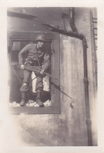 Dad_WW2_1945.jpg