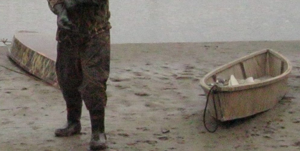 pirogue_clip.jpg pirogue_clip.jpg