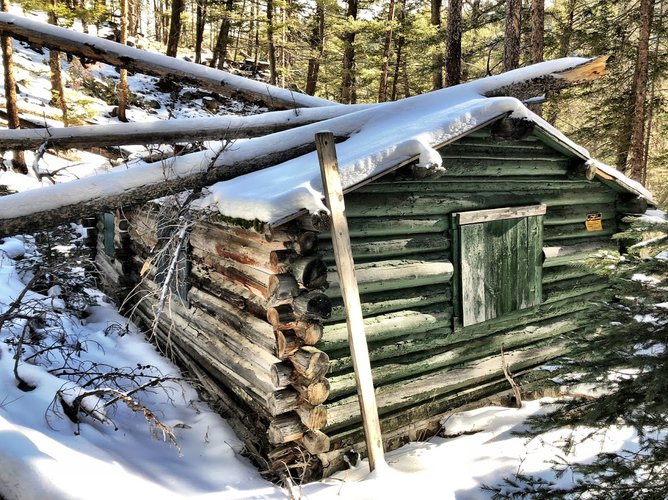Cabin8.JPG Cabin8.JPG