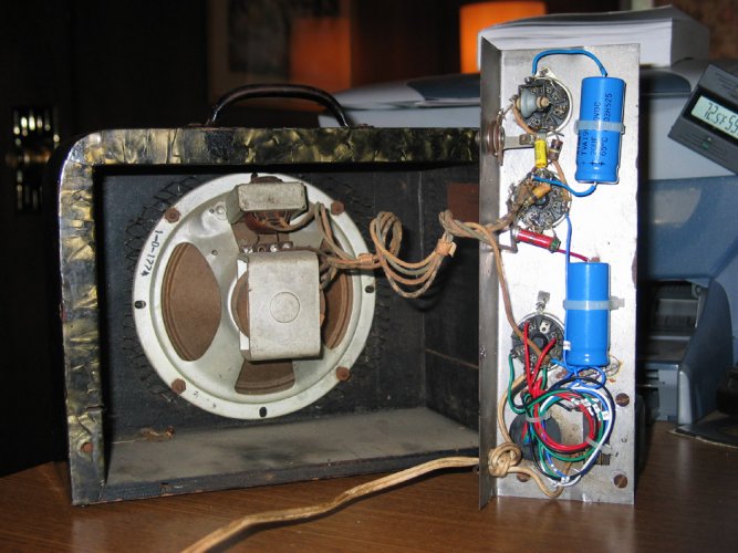 Dickerson_Amp_Back.jpg Dickerson_Amp_Back.jpg