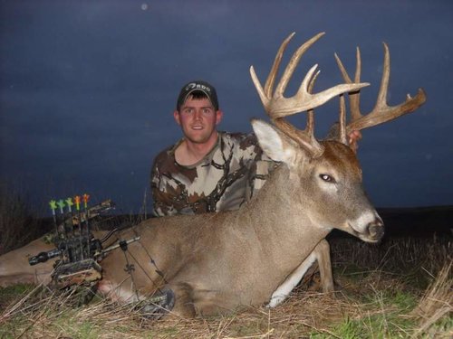 Kansas Archery Buck 09-2.jpg