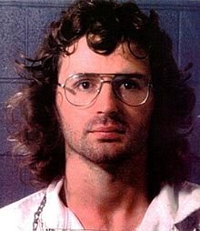 220px-David_Koresh.jpg