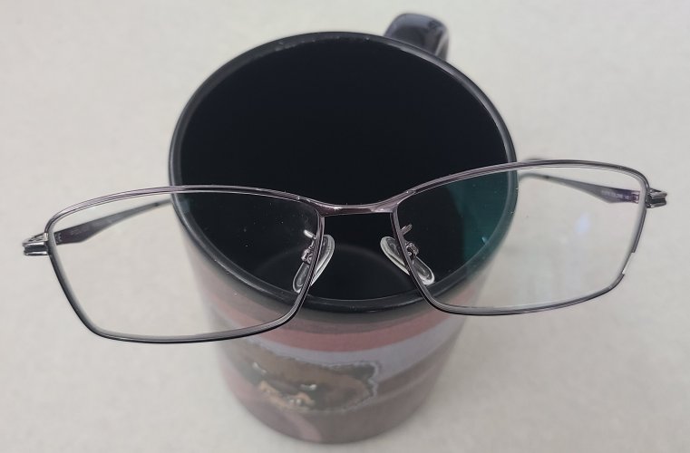glasses.jpg glasses.jpg