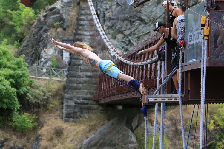 Bungy Jump 2.jpg