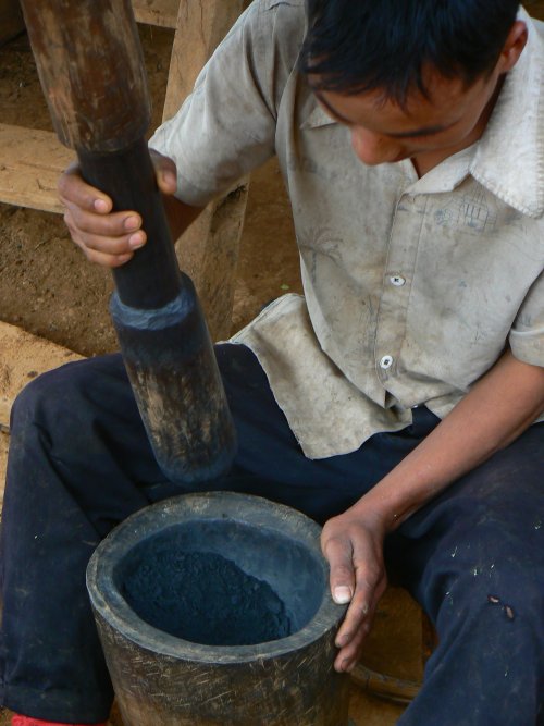 making gun powder 2112x2816.JPG making gun powder 2112x2816.JPG