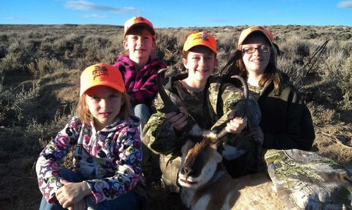 Kids_Cadegoat_Wyo2012.jpg Kids_Cadegoat_Wyo2012.jpg