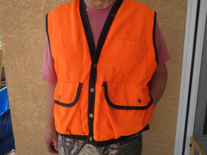 camo blaze vest front.JPG camo blaze vest front.JPG