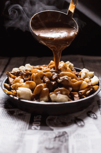 poutine-canadian.gif