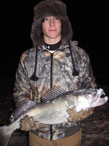 7.5 lb Walleye.jpg