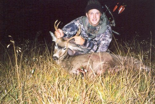 firstbuckwithbow03.jpg