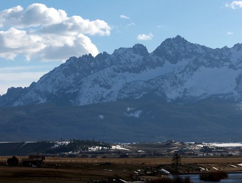 sawtooth mountains.JPG