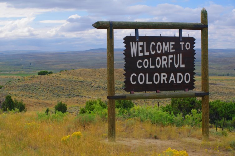 welcome-to-colorful-colorado-sign.jpg