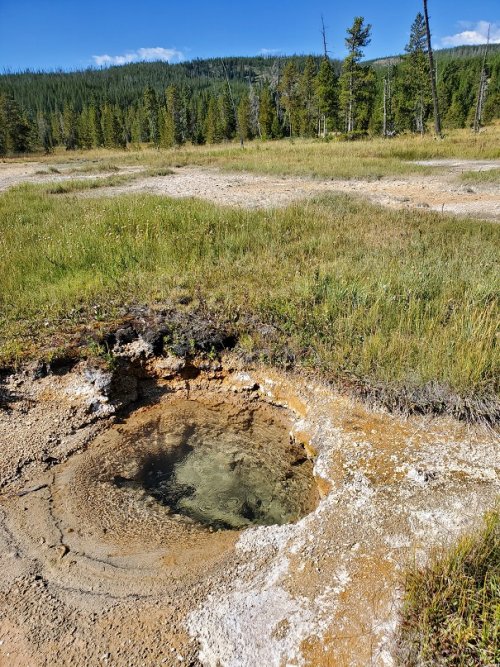 Lewis Lake fumerole.jpg