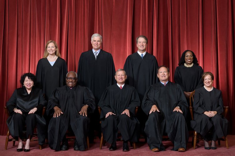 2022_Roberts_Court_Formal_083122_Web.jpg 2022_Roberts_Court_Formal_083122_Web.jpg