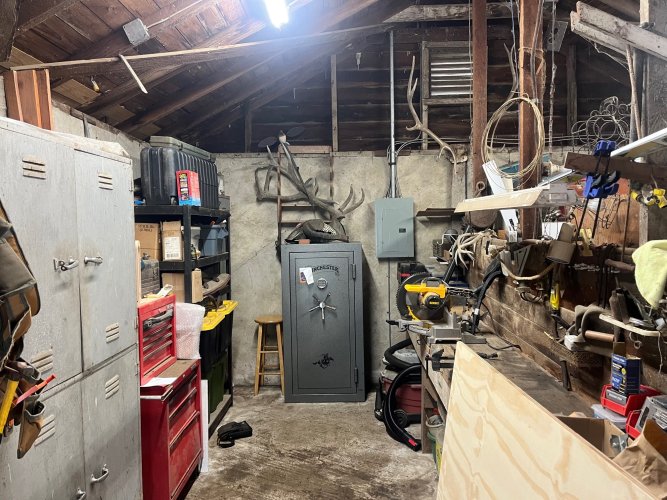 garage2.jpg