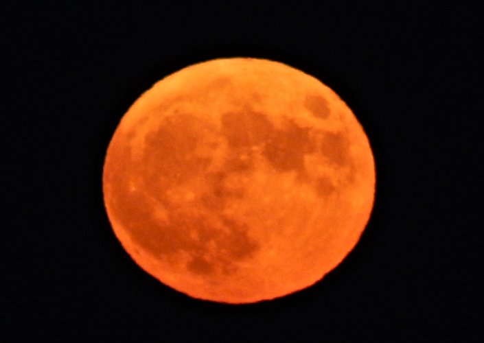 moon super blue orange 8.30.23.JPG