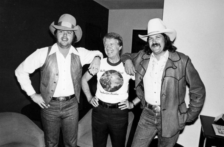 jimmy-carter-and-the-marshall-tucker-band-1975-v0-8yveftrwgg8b1.jpg