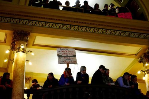 Rotunda rally 10 small.jpg