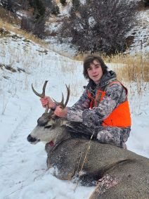 Caden's 2024 buck.JPG Caden's 2024 buck.JPG