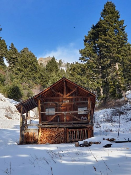 RidgeRock Cabin.jpg RidgeRock Cabin.jpg