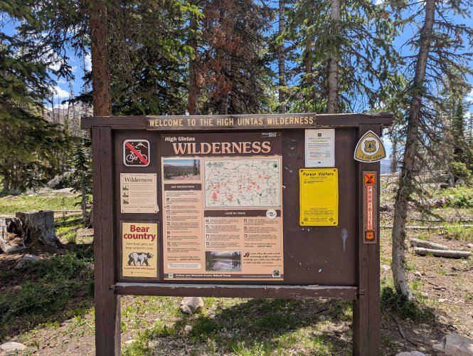 Trailhead.jpg Trailhead.jpg