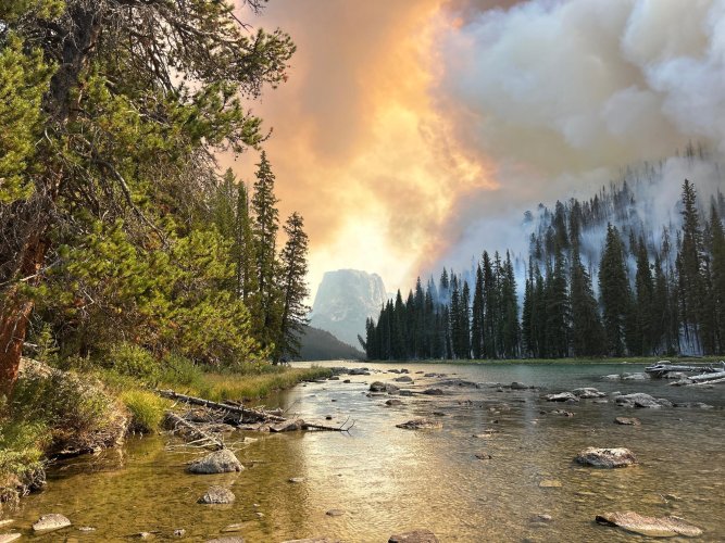 Square Top and Dollar Lake Fire Sept. 5, 2025.jpg