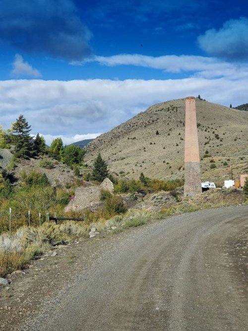 Glendale smelter stack.jpg