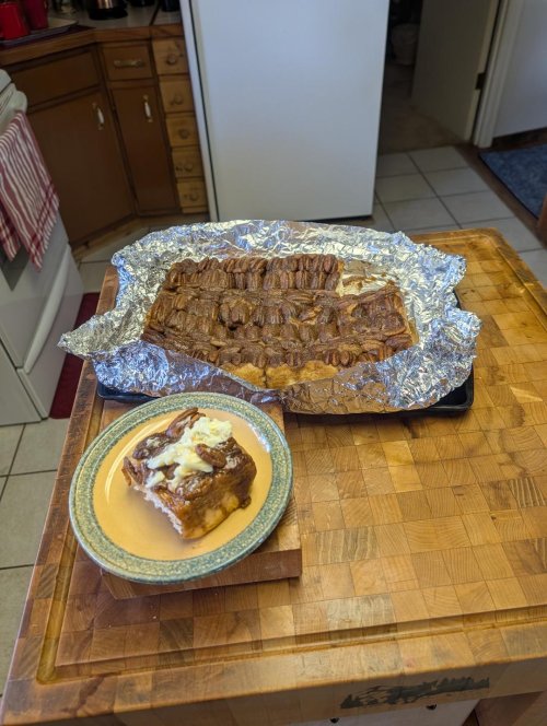 cinnamon rolls.jpg cinnamon rolls.jpg
