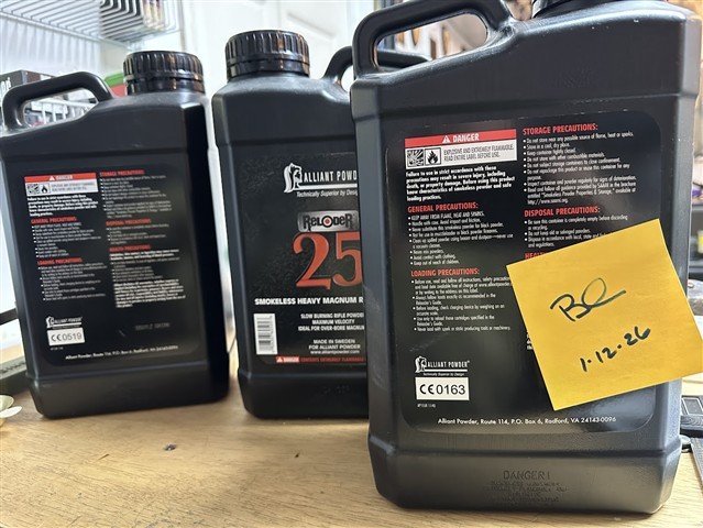 Reloder 25 (Small).JPG