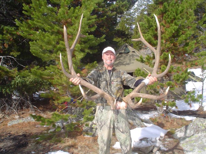 Jim with Chuck Adams pose 06.JPG