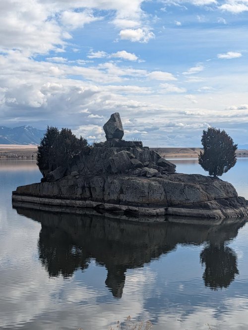 Diamond Rock Isle, Ennis Lake.jpg