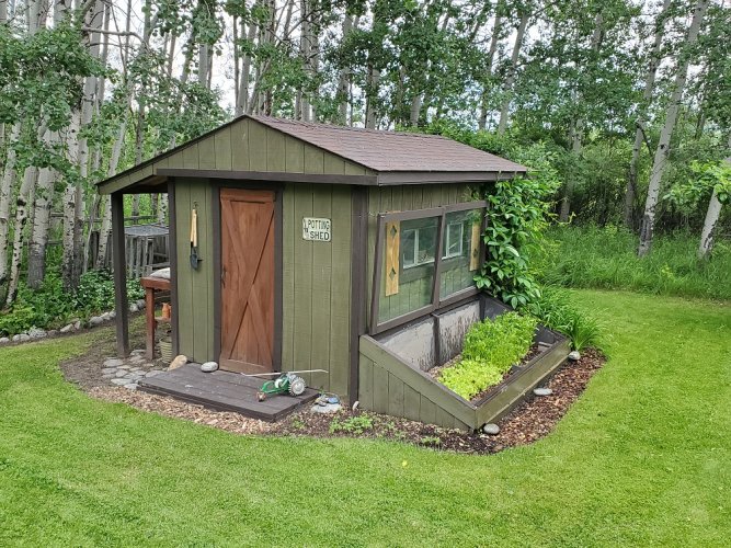 Potting shed.jpg Potting shed.jpg