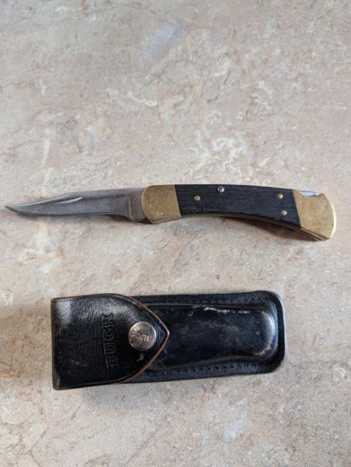 Buck knife.jpg Buck knife.jpg