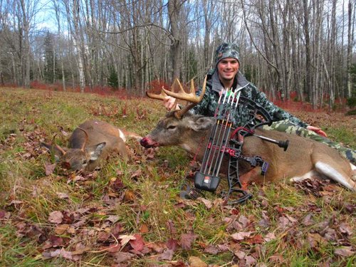 Riley Bucks x2 2016.jpg Riley Bucks x2 2016.jpg