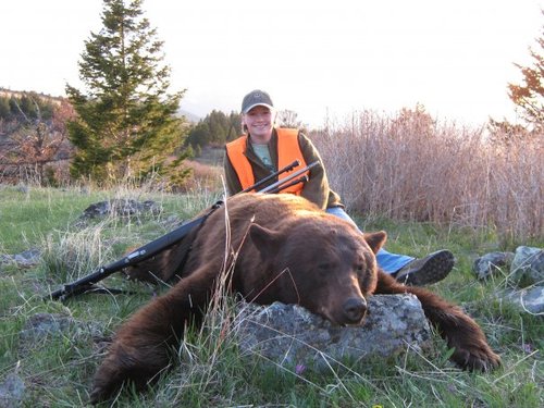 Leslie Bear for int..jpg