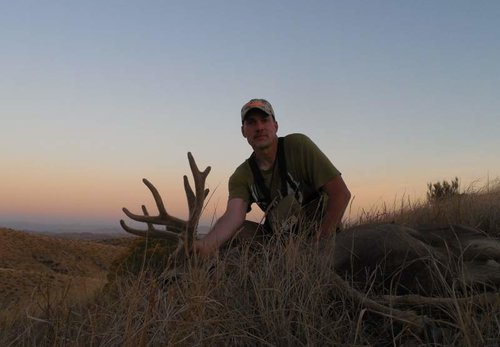 Buck1.jpg Buck1.jpg