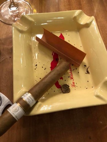 cigars.jpg cigars.jpg