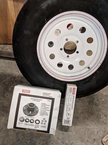 Tire wheel hub spindle.jpg Tire wheel hub spindle.jpg
