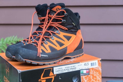 Boots-2028.jpg Boots-2028.jpg