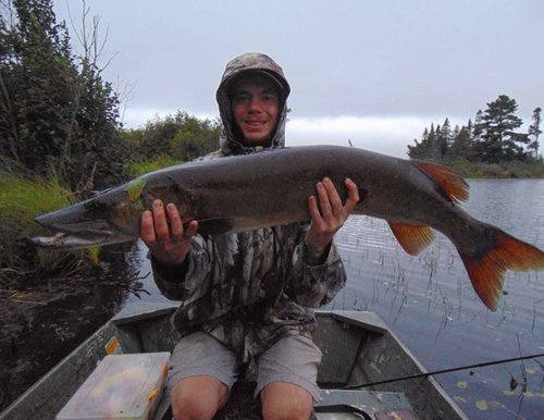 40 in Muskie Tahquamenon River.jpg 40 in Muskie Tahquamenon River.jpg