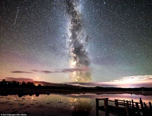 4F02C13600000578-6054643-The_Perseid_meteor_shower_arrived_this_weekend_stunning_stargaze-m-1_15.jpg 4F02C13600000578-6054643-The_Perseid_meteor_shower_arrived_this_weekend_stunning_stargaze-m-1_15.jpg