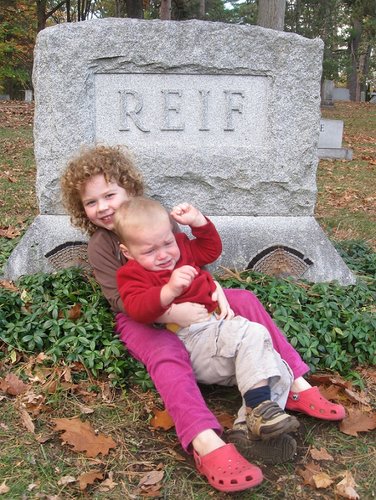 Head stone.jpg Head stone.jpg