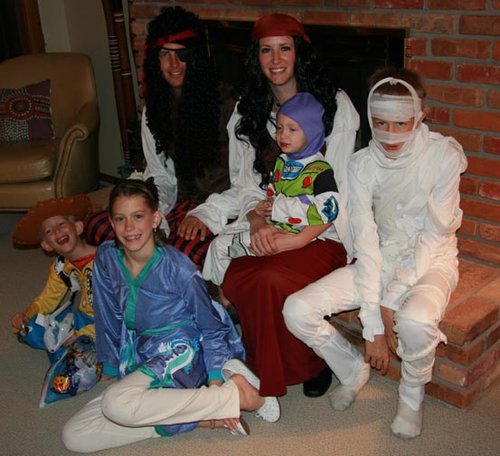 familyhalloween09.jpg familyhalloween09.jpg
