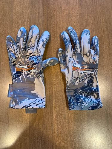 Glove 1.jpeg Glove 1.jpeg