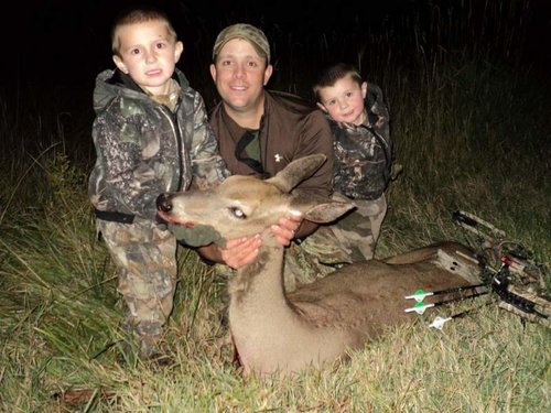 Elkwhisper n boys.jpg