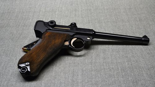 Luger1.jpg