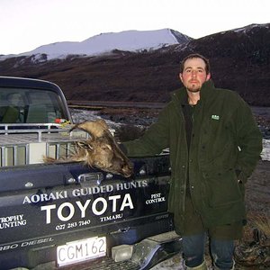 Brad ( Texas ) Bull Tahr hunt