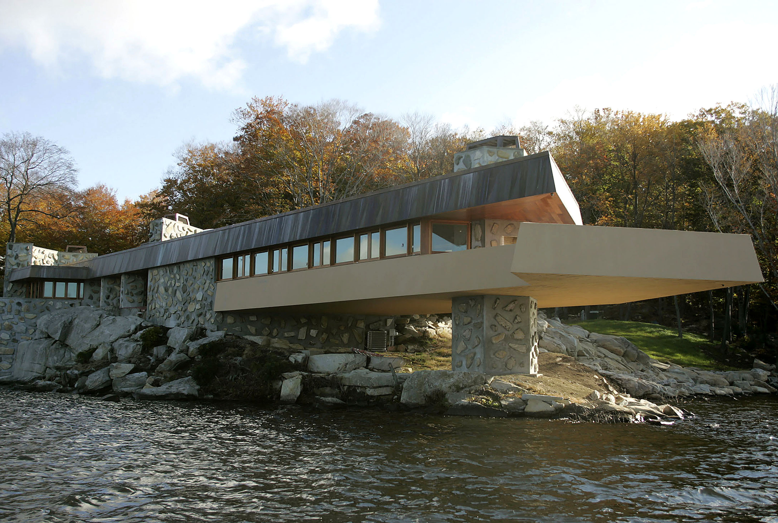 170607154407-frank-lloyd-wright-massaro-house.jpg
